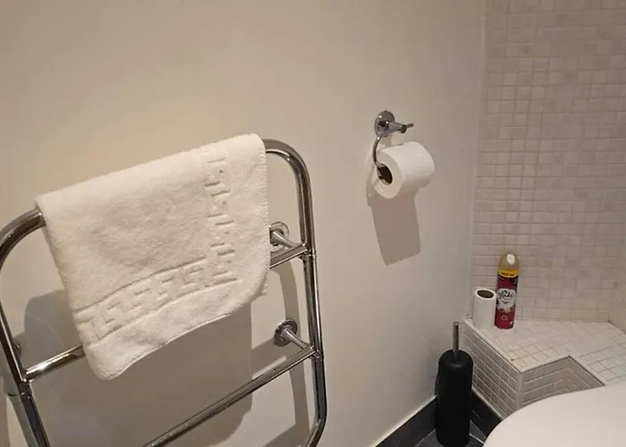 Compact L Sleeps 3 In